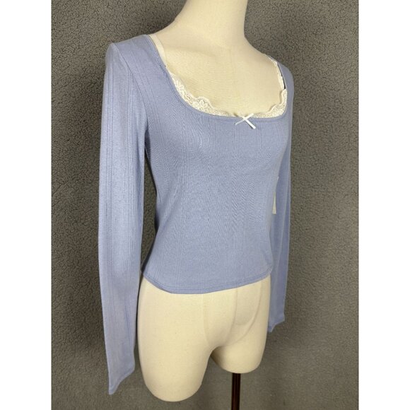 Sugar Moon Frozen Peri Trend Knits Long Sleeve Top W/ Lace Trim Medium NWT's - Picture 3 of 8